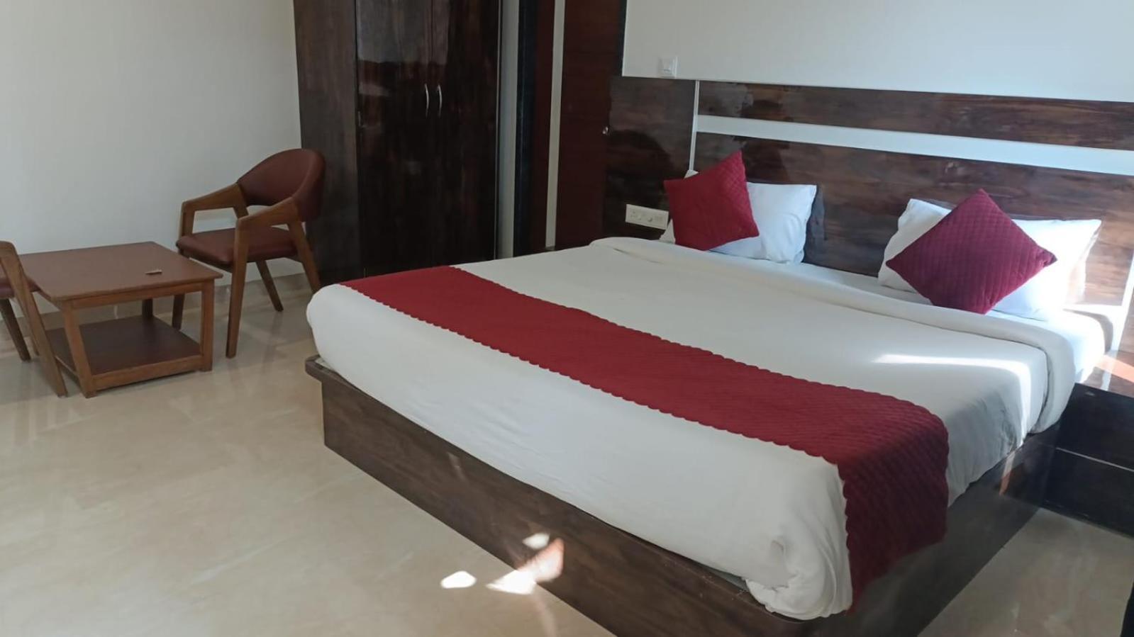 Mountain Hill Resort 罗纳瓦拉 外观 照片